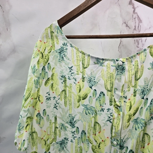 Torrid Shirt Womens 5X 5 Blouse Green Cactus Abbey Georgette Button Back Blouse - Picture 7 of 12